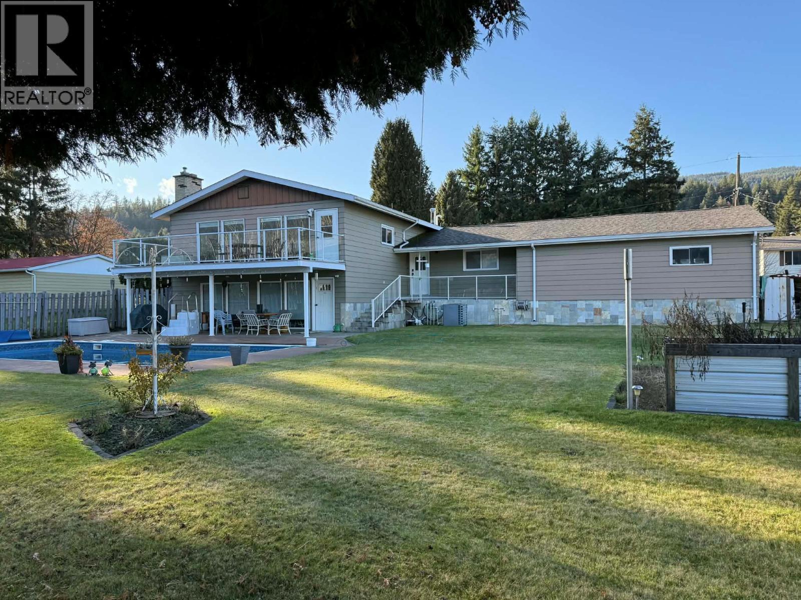 2621 6th Avenue, Castlegar