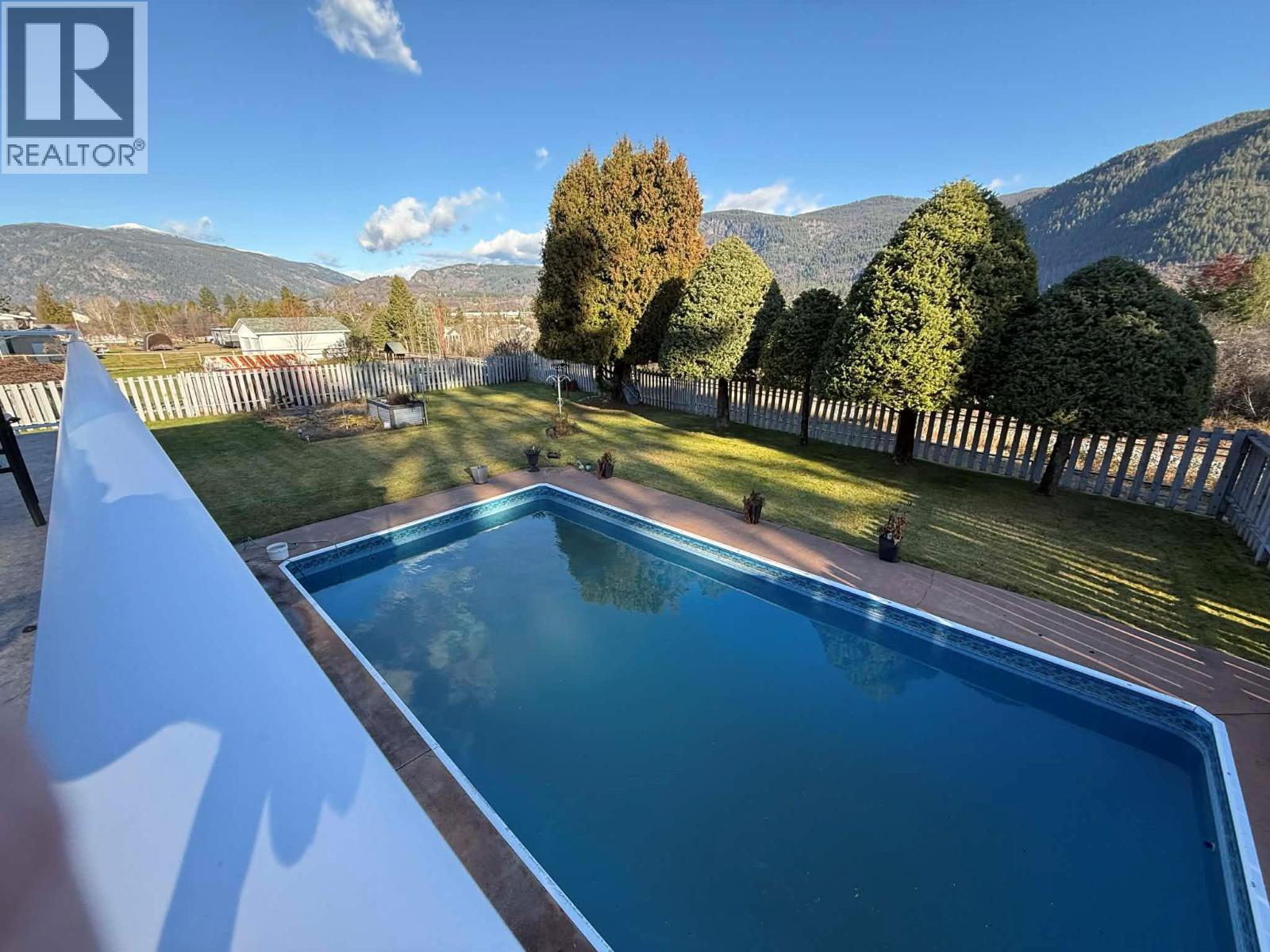 2621 6th Avenue, Castlegar