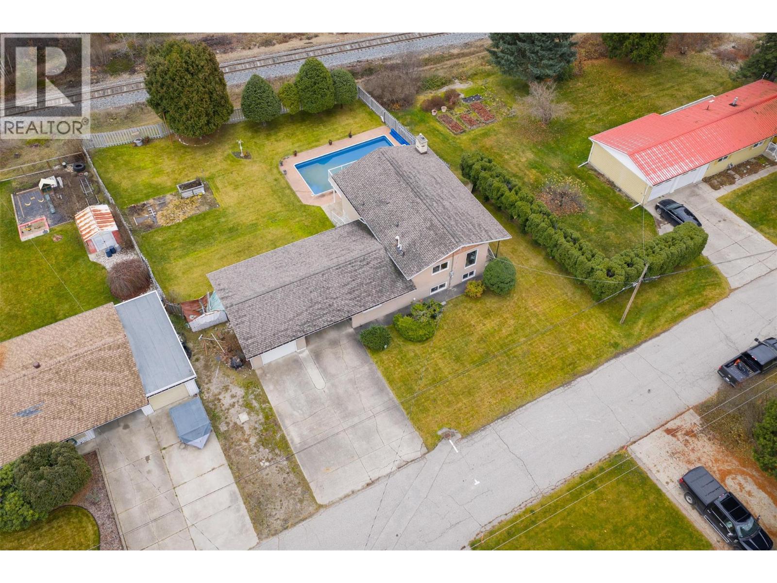 2621 6th Avenue, Castlegar