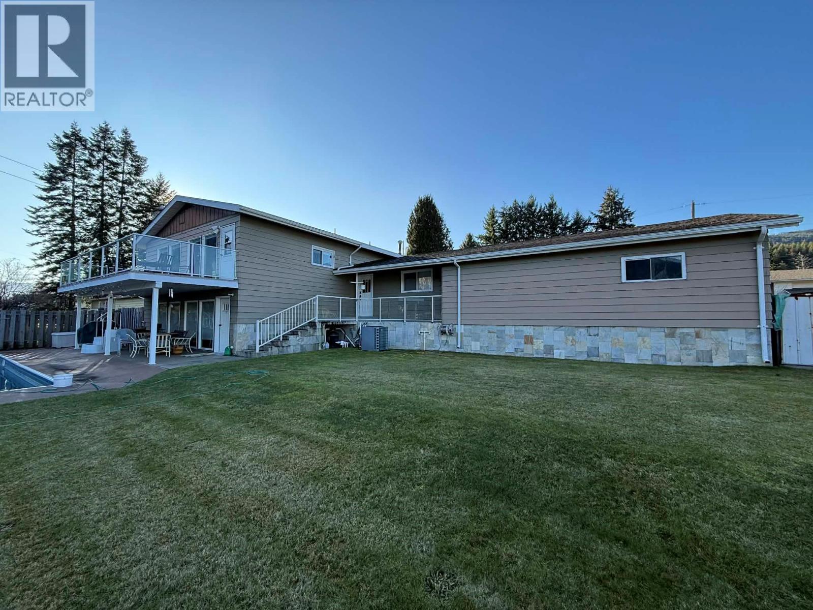 2621 6th Avenue, Castlegar