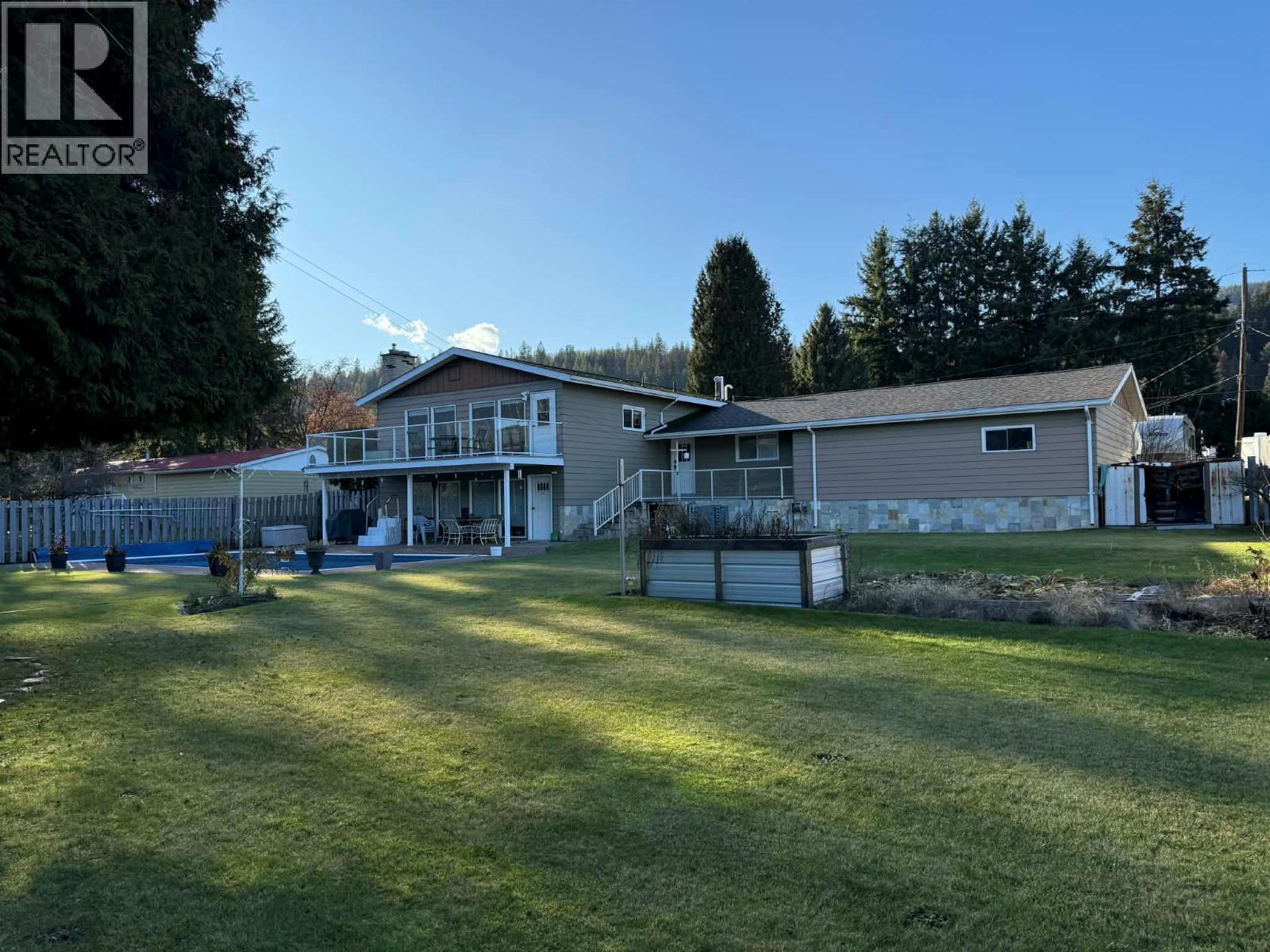 2621 6th Avenue, Castlegar