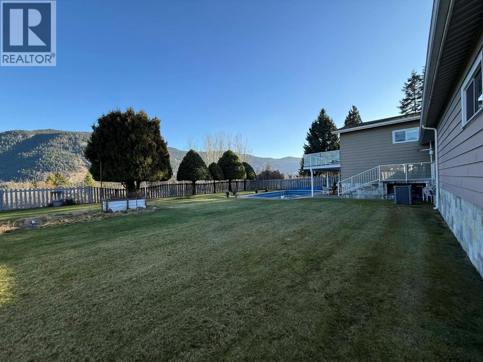 2621 6th Avenue, Castlegar