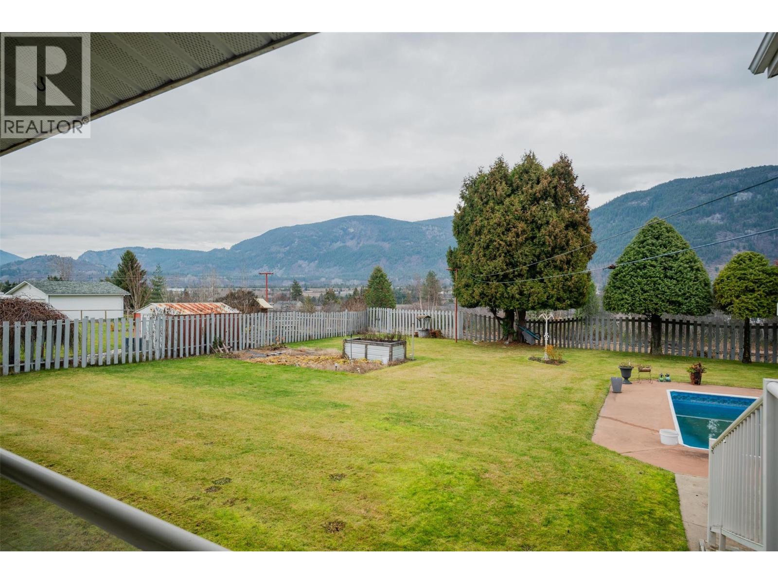 2621 6th Avenue, Castlegar