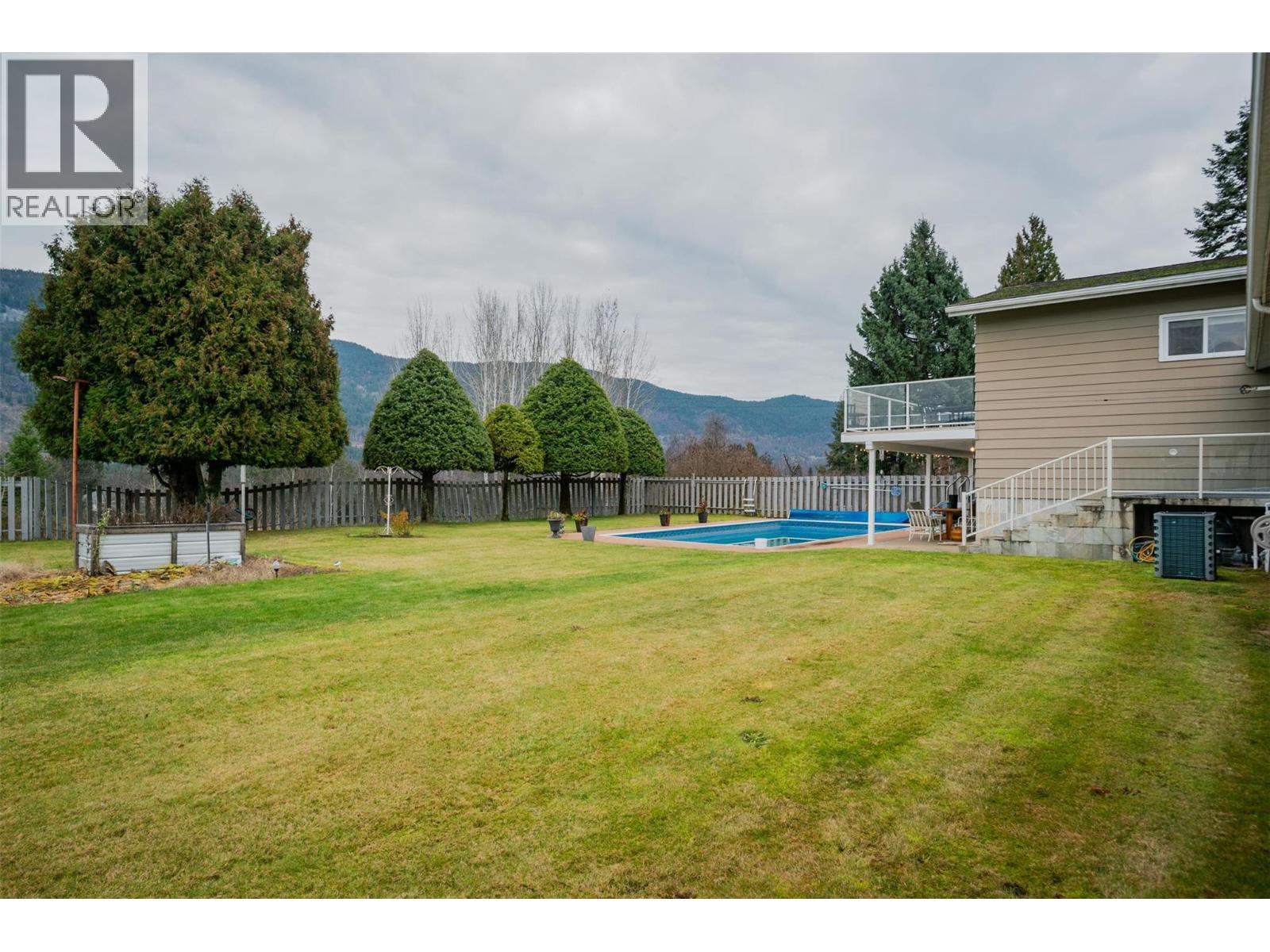 2621 6th Avenue, Castlegar
