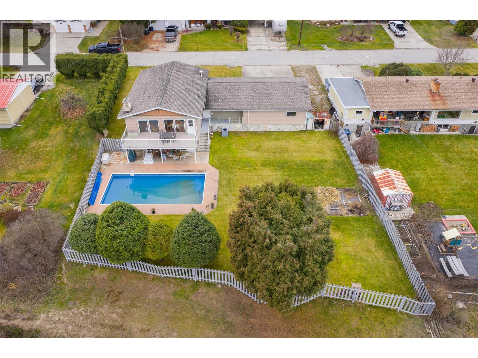 2621 6th Avenue, Castlegar