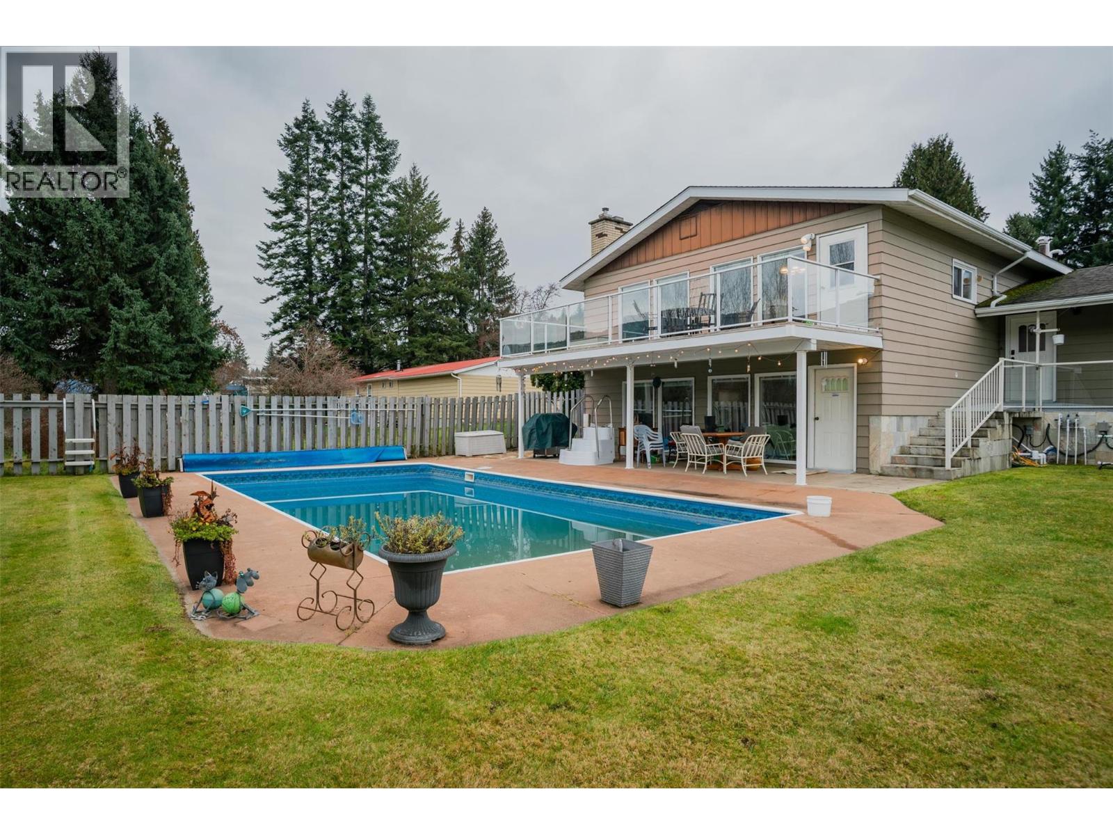 2621 6th Avenue, Castlegar