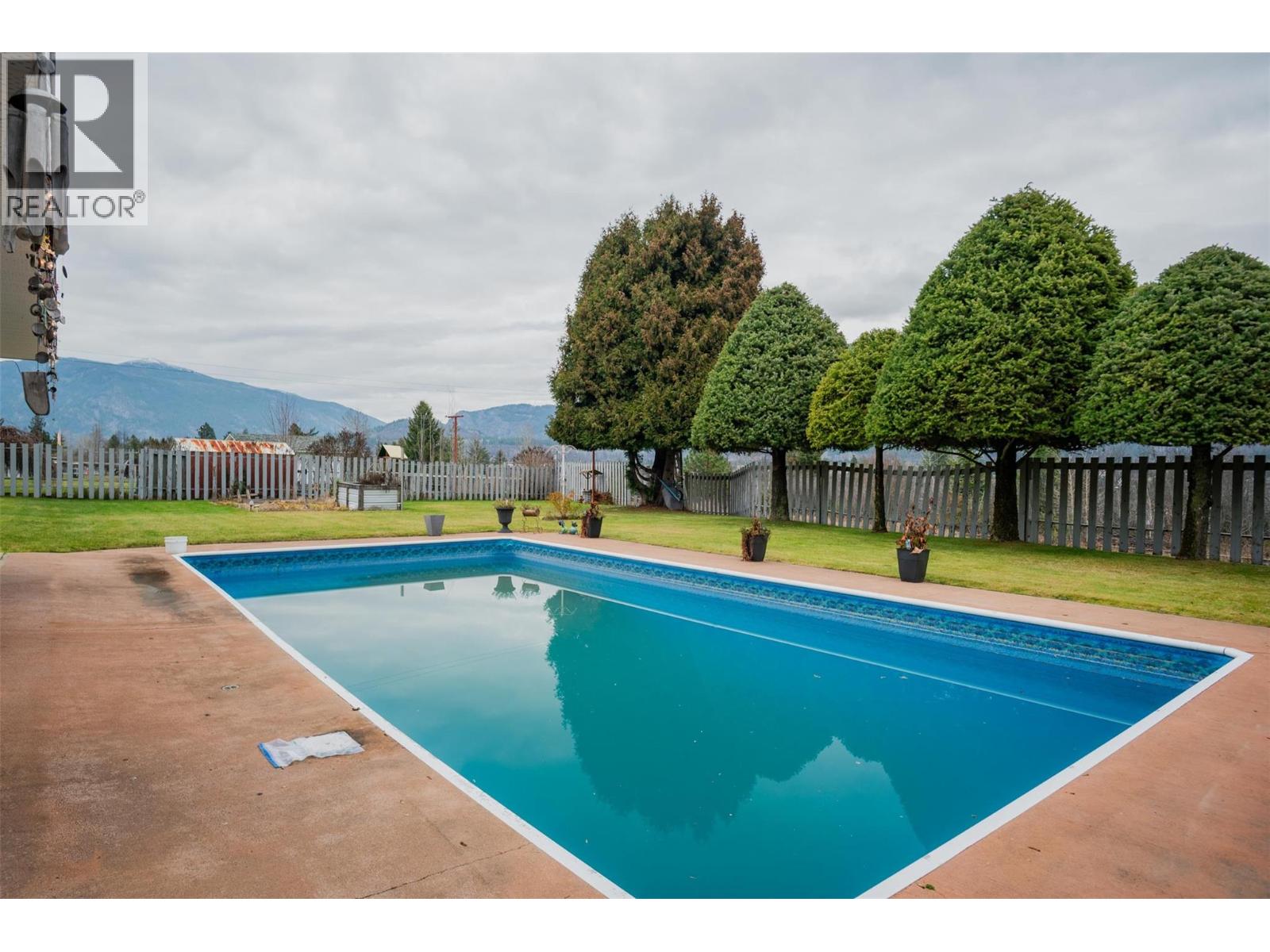 2621 6th Avenue, Castlegar