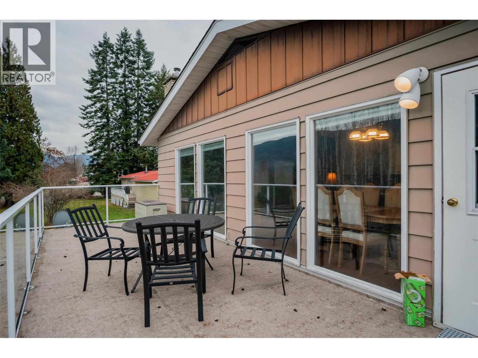 2621 6th Avenue, Castlegar