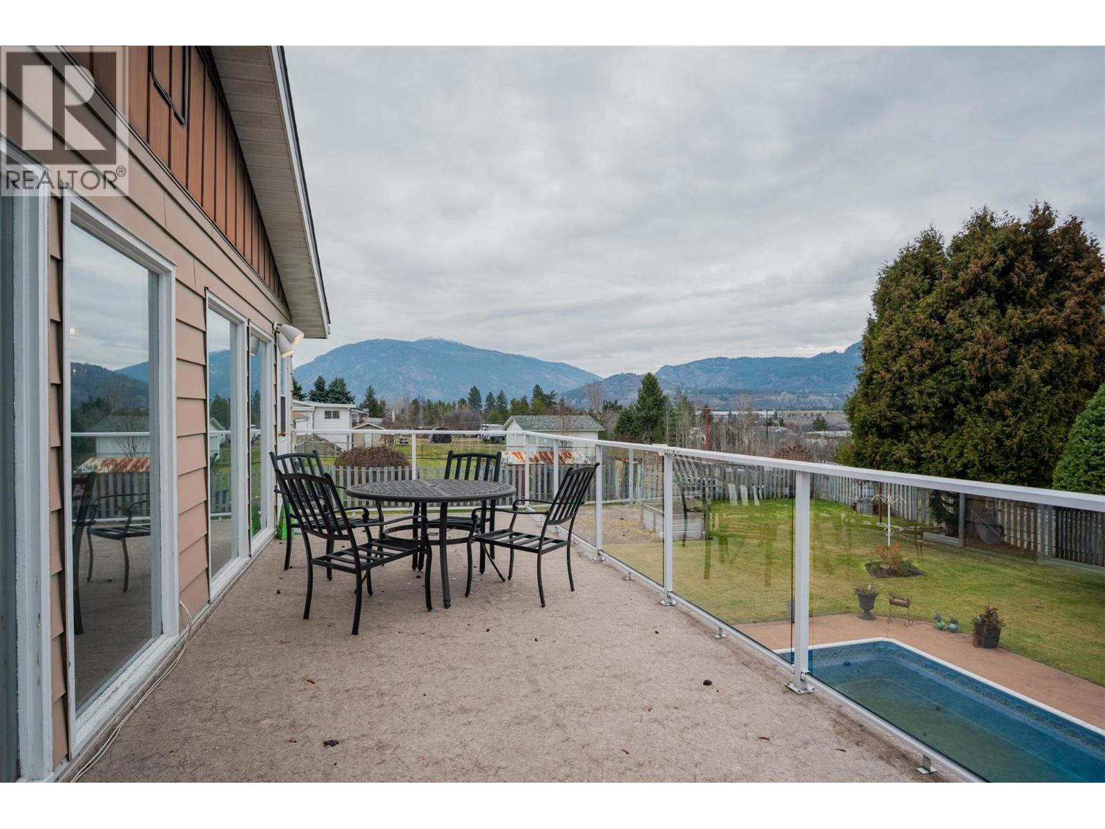 2621 6th Avenue, Castlegar