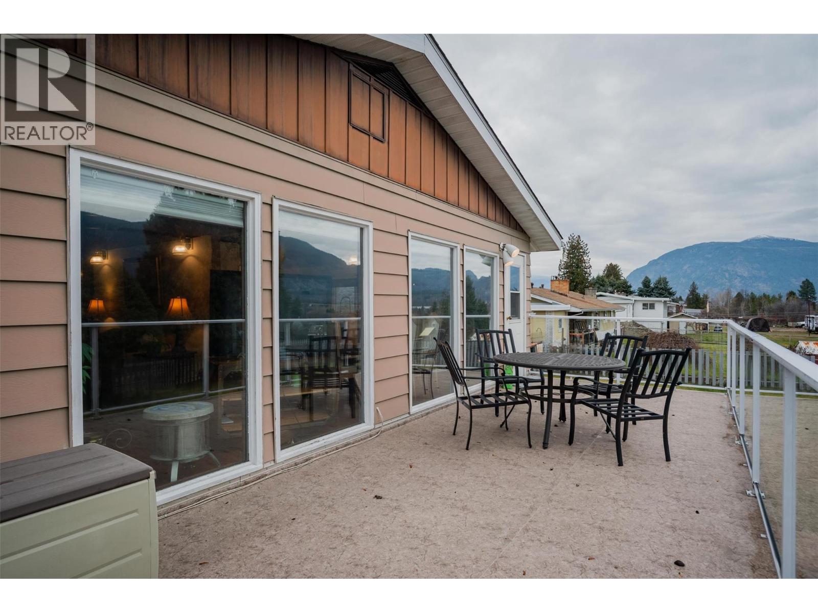 2621 6th Avenue, Castlegar