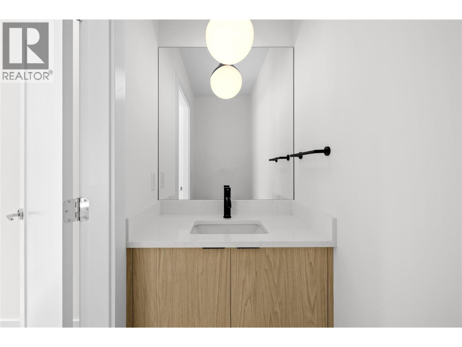 130 1455 Cara Glen Court, Kelowna