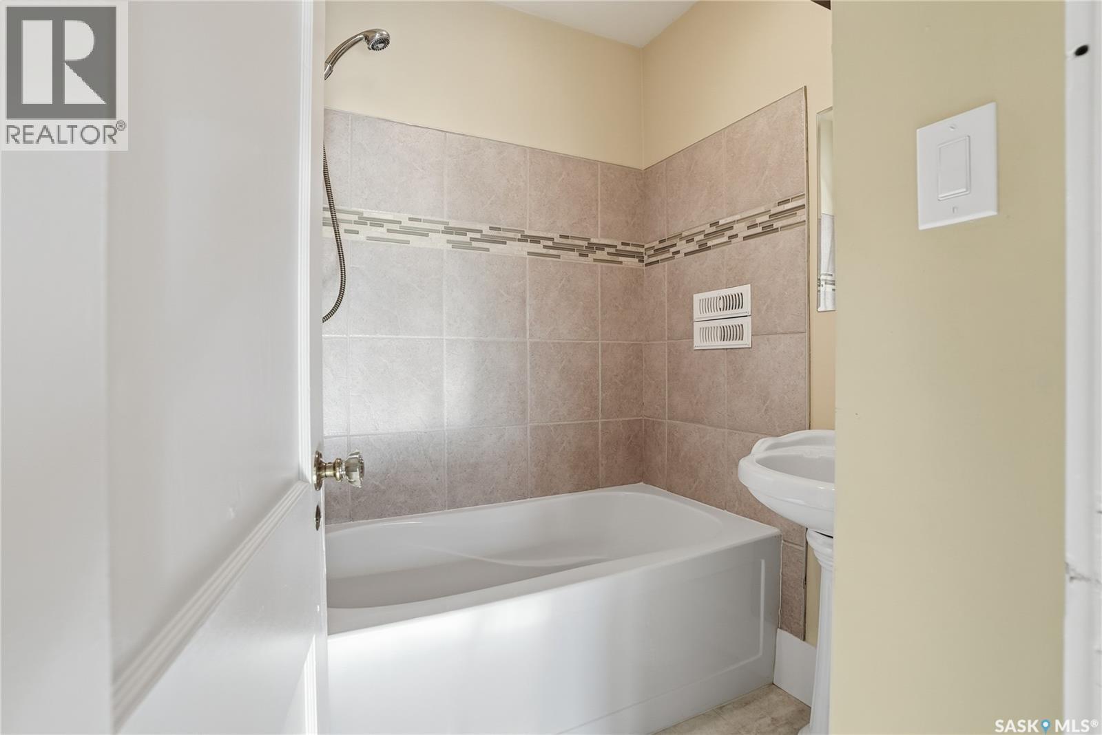 Single Family House Bungalow for Sale in  B AVENUE N Saskatoon 