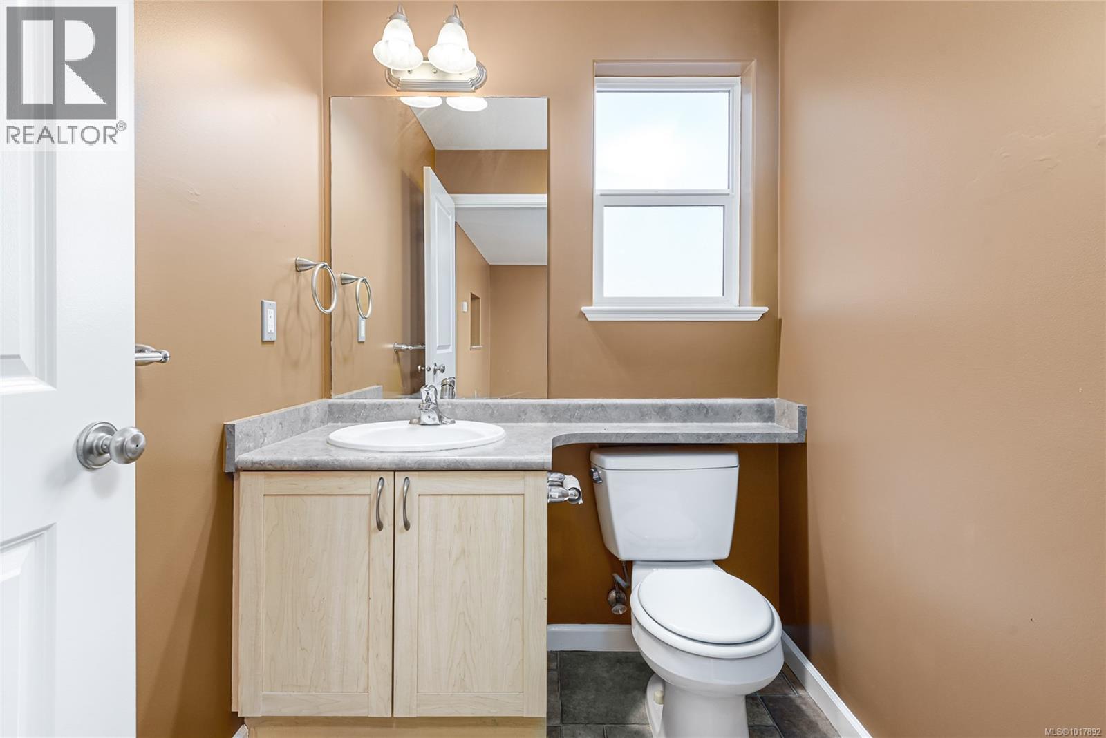 40 2728 1st St, Courtenay