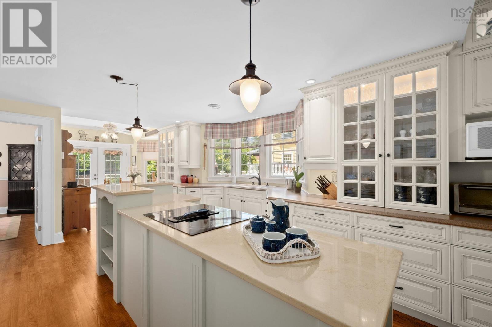 Property 27 of 44 of 940 Young Avenue