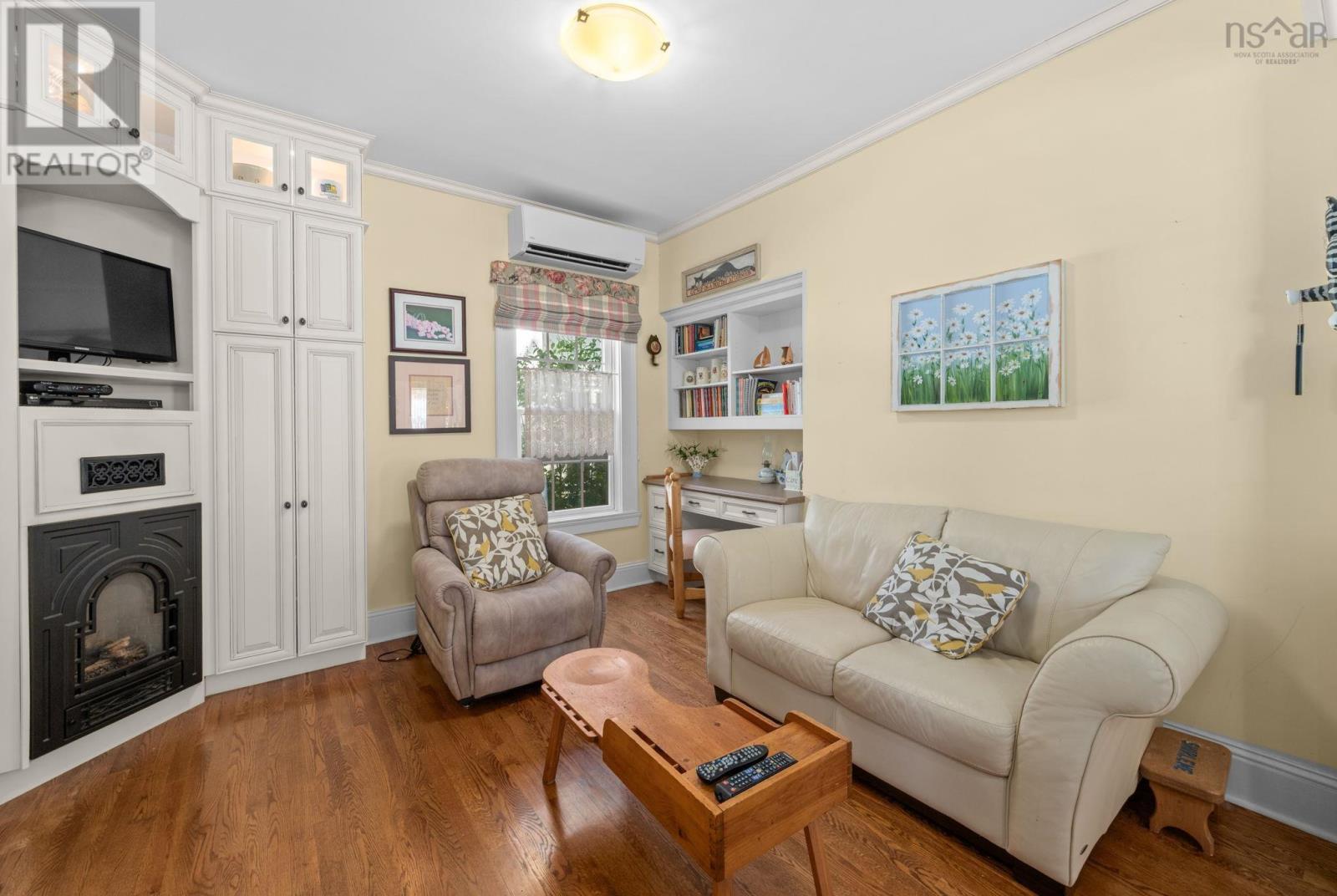 Property 31 of 44 of 940 Young Avenue