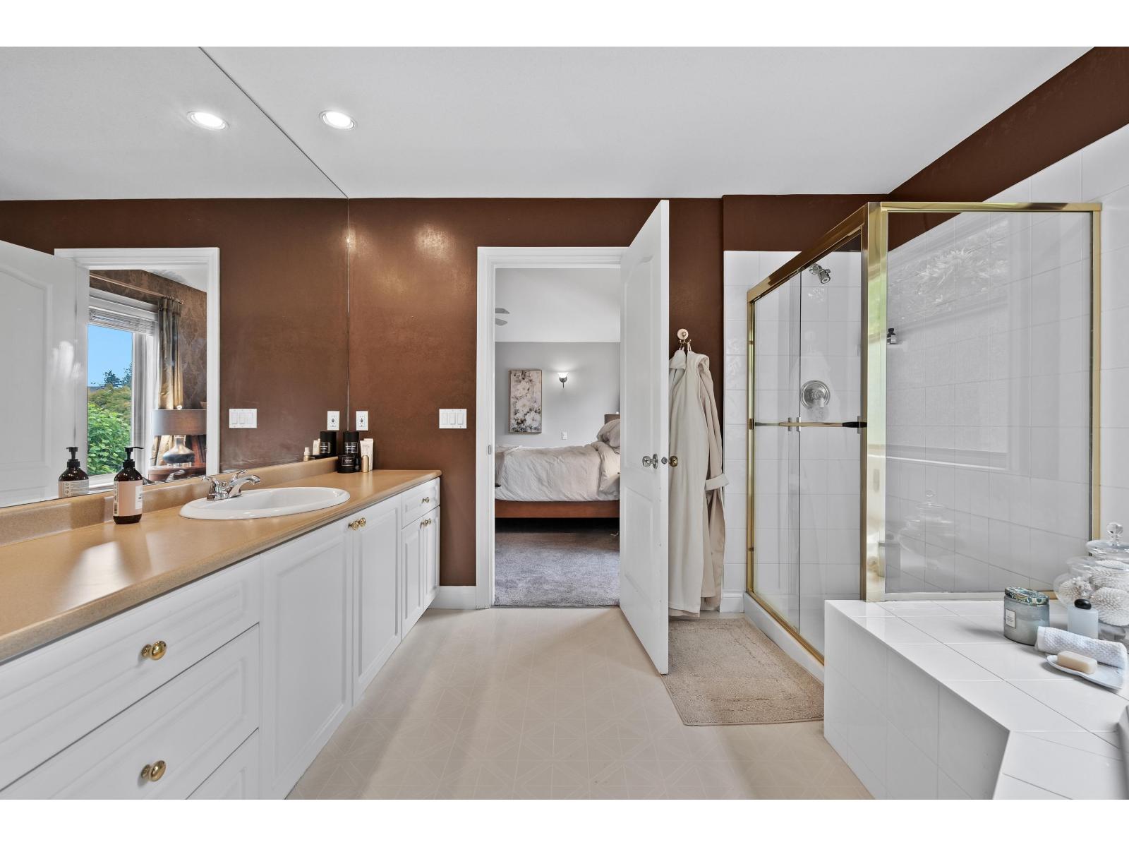 15639 37A AVENUE, Surrey