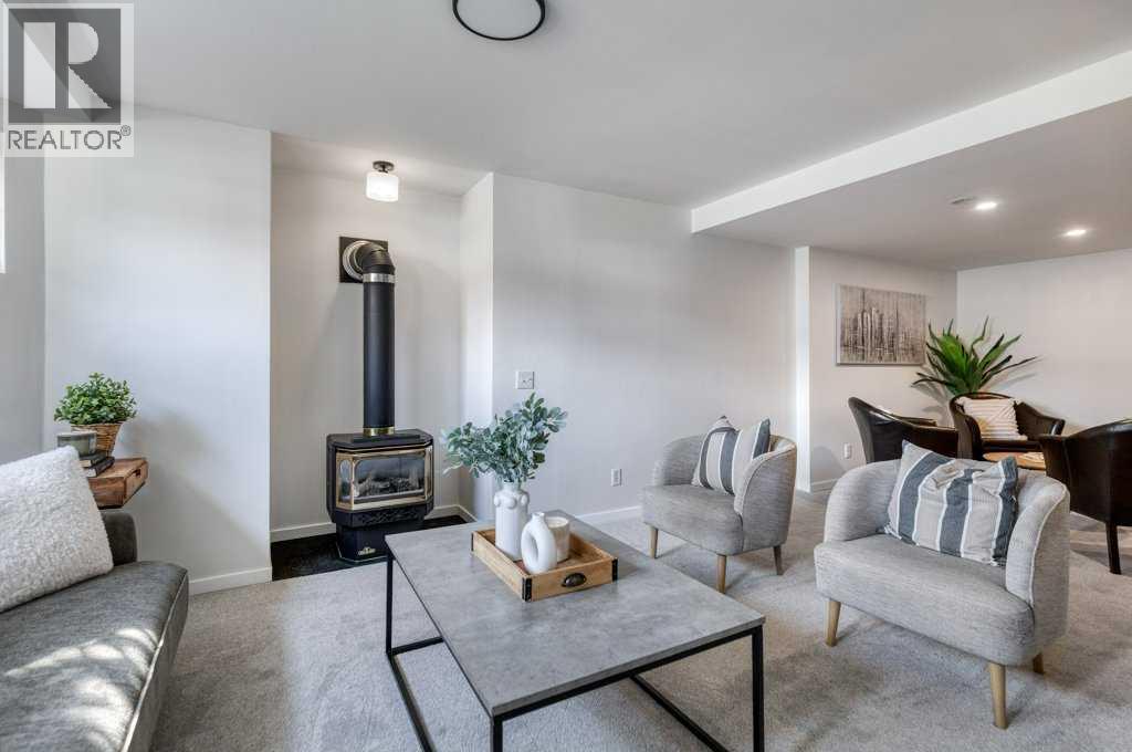 21 West Mcdougal Road, Cochrane