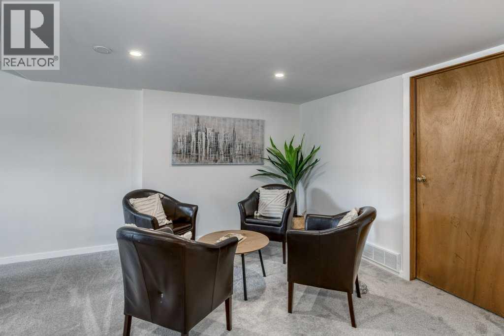 21 West Mcdougal Road, Cochrane