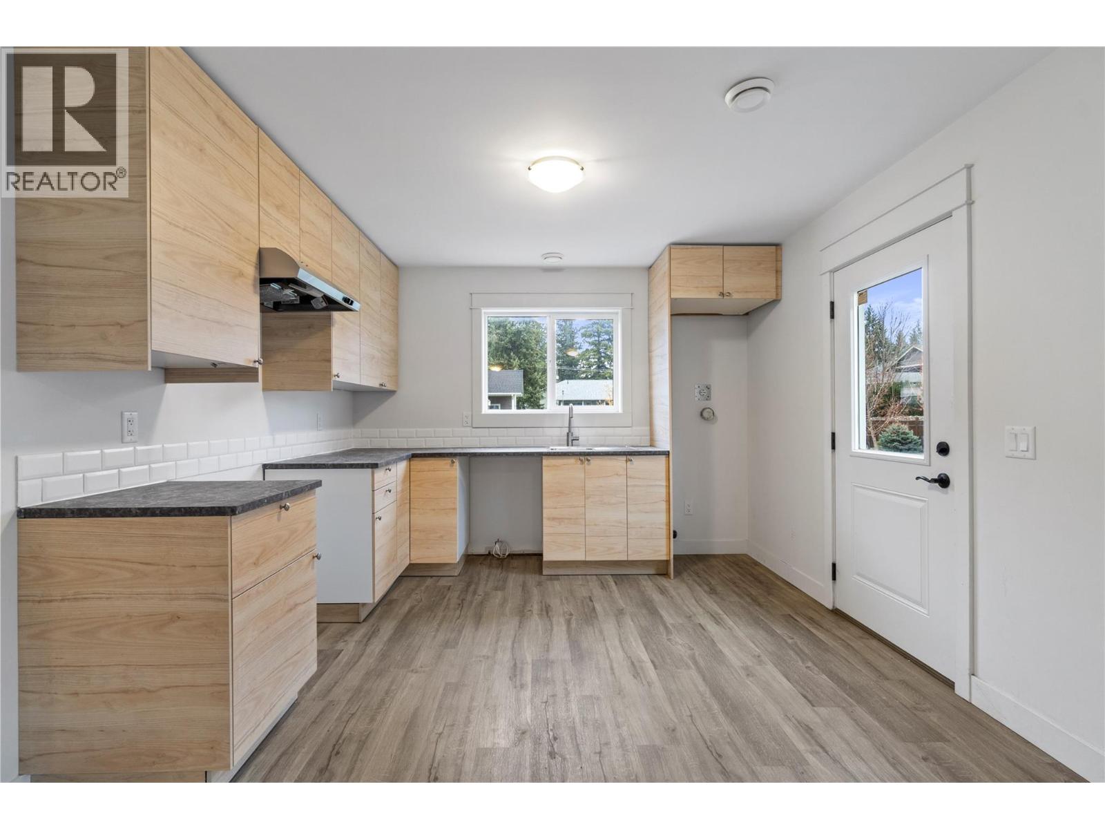 1140 23 Street SE, Salmon Arm