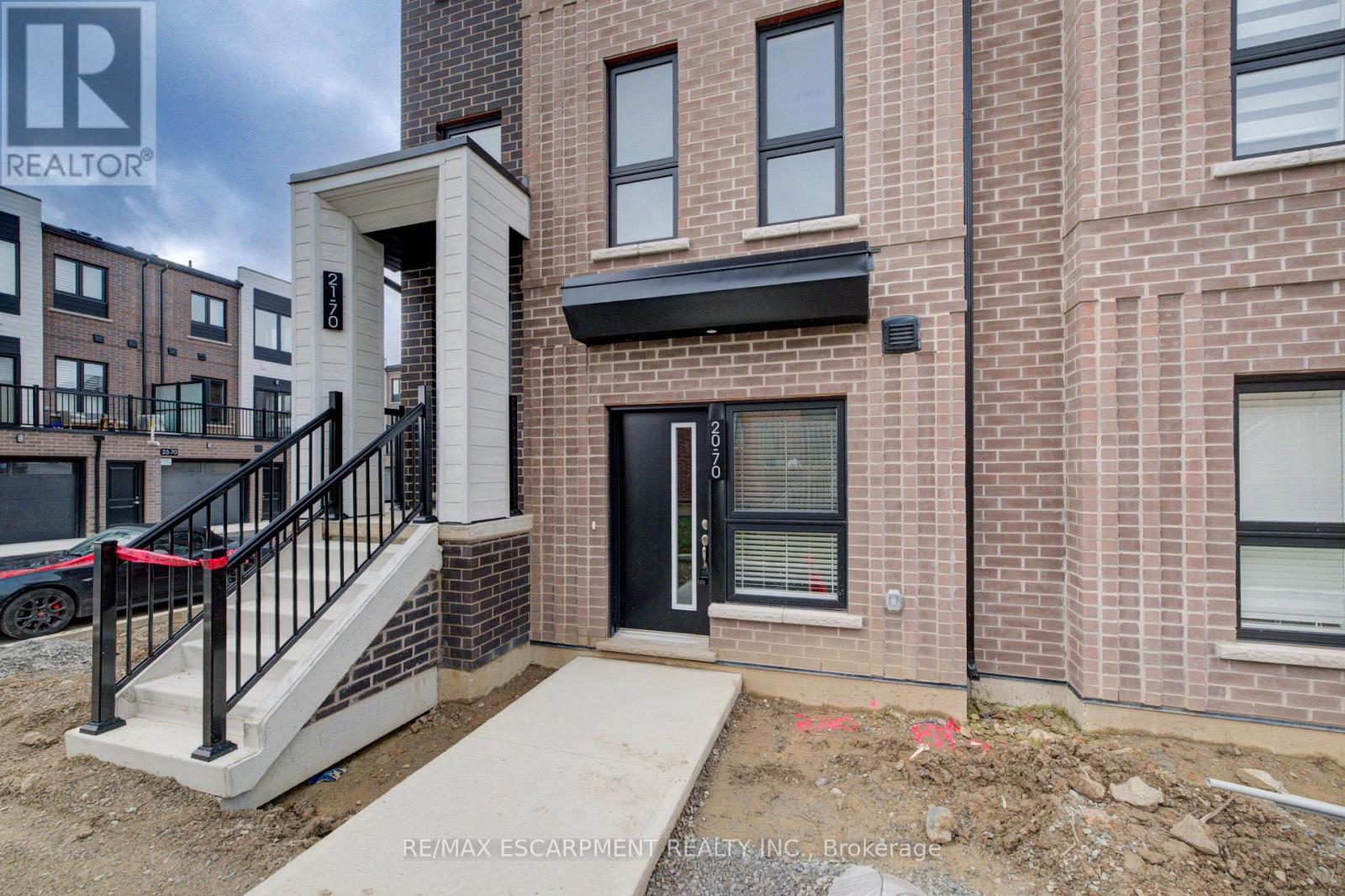 20 - 70 KENESKY DRIVE - Photo 2 of 22, Hamilton (Waterdown), Ontario