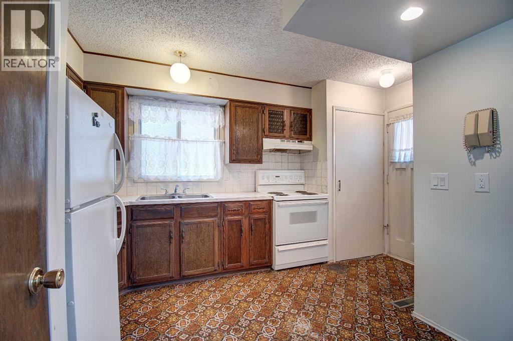 Single Family House Bi-level for Sale in   Avenue NE Marlborough Calgary 