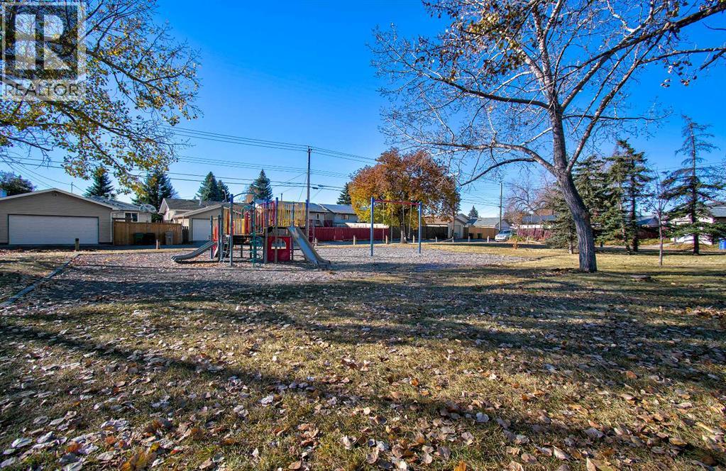 Single Family House Bi-level for Sale in   Avenue NE Marlborough Calgary 