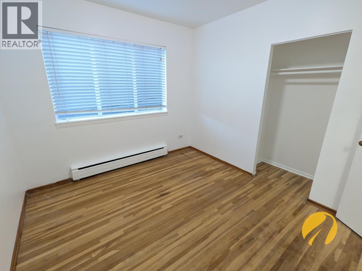 4 2435 W 2ND AVENUE, Vancouver