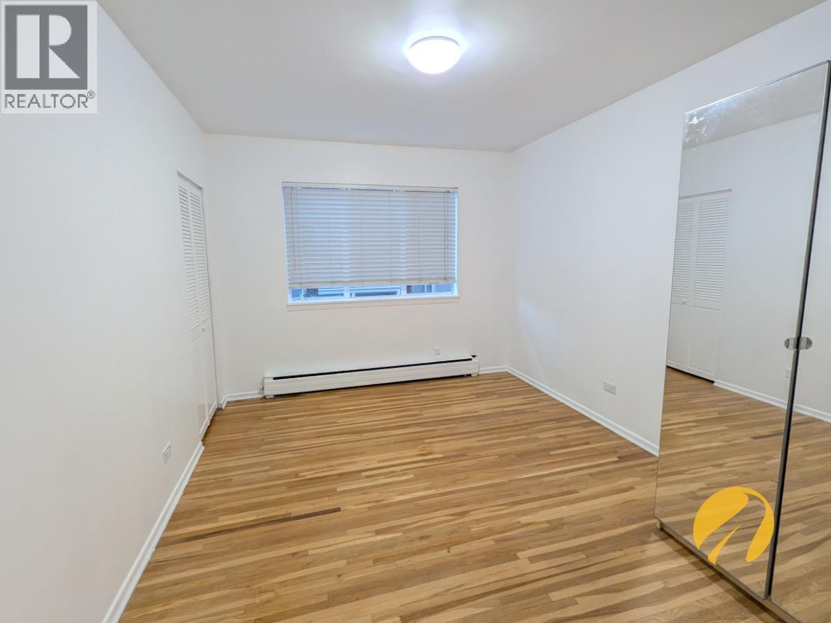 4 2435 W 2ND AVENUE, Vancouver