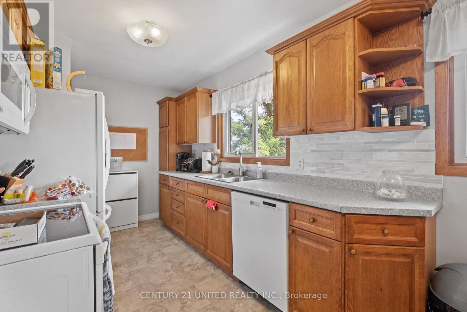 120 MASSEY ROAD - 17