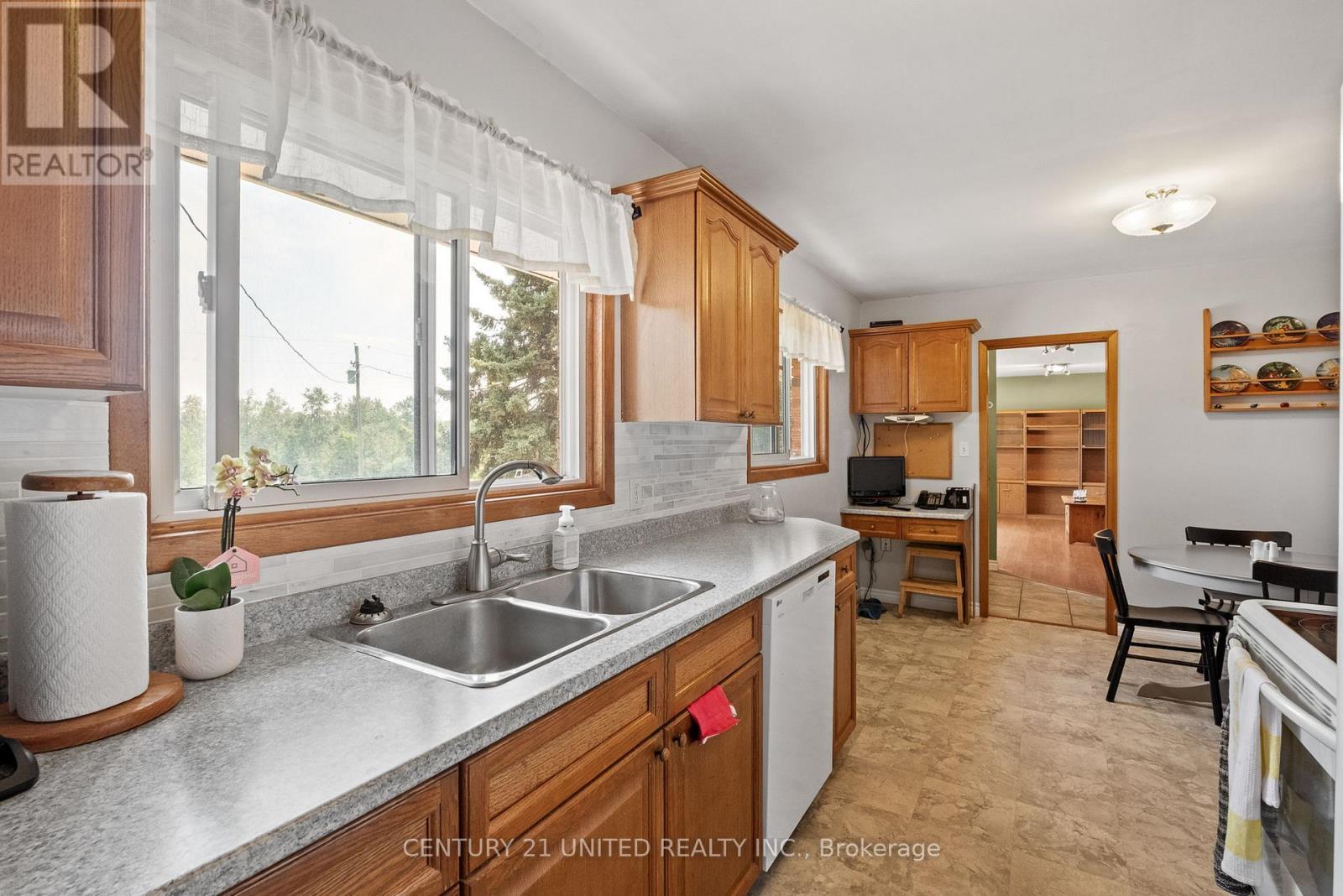 120 MASSEY ROAD - 18