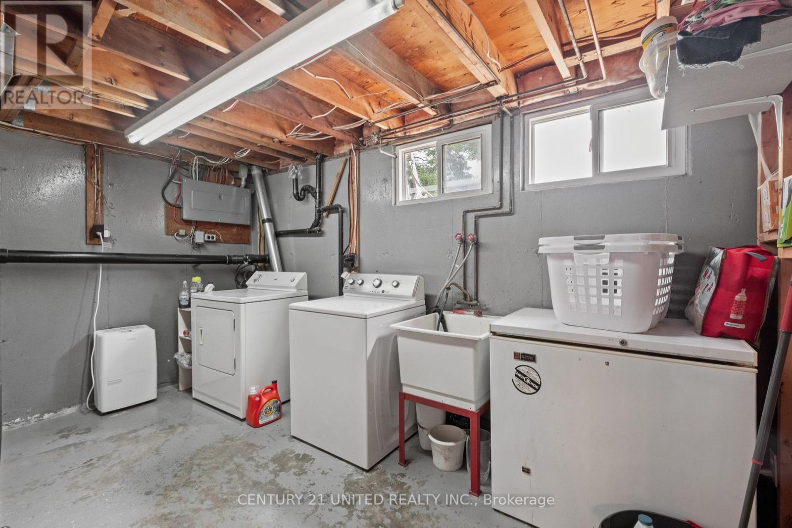 120 MASSEY ROAD - 35