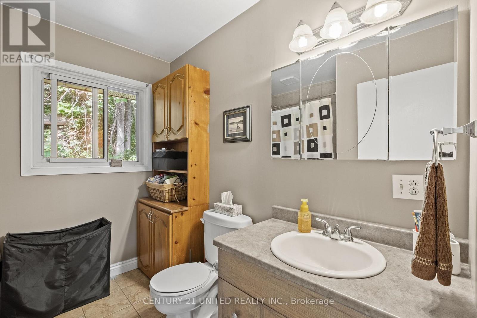 120 MASSEY ROAD - 32