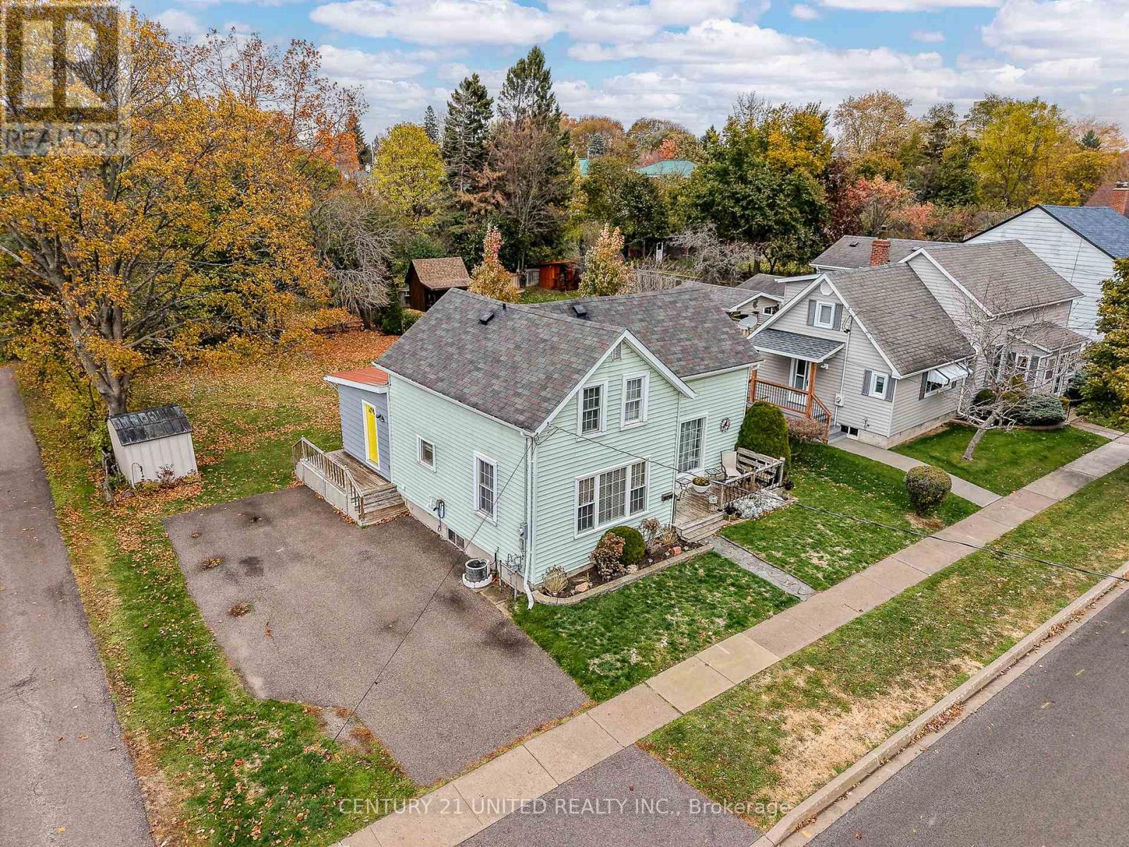 316 TWEED STREET - 1