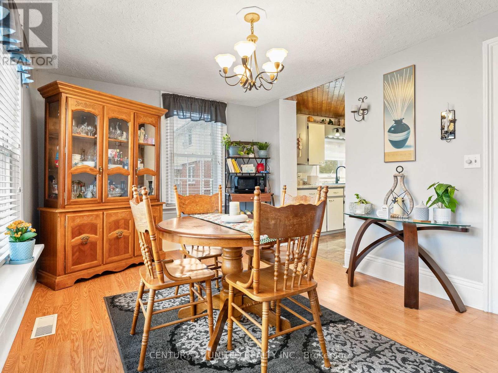 316 TWEED STREET - 10