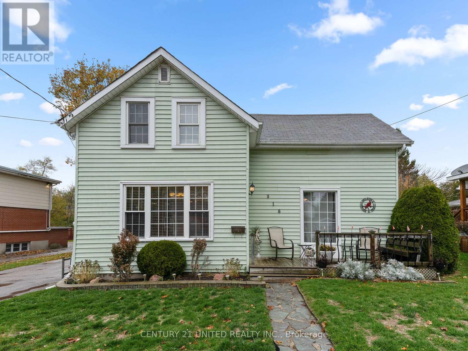 316 TWEED STREET - 5
