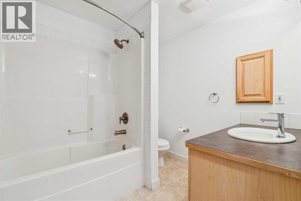 Single Family House for Sale in   Signature Park SW Signal Hill Calgary 