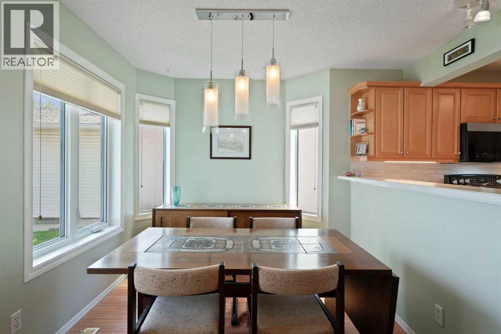 Single Family House for Sale in  Scenic Gardens NW Scenic Acres Calgary 