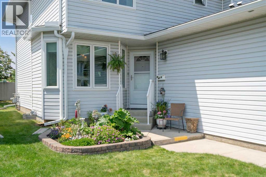 Single Family House for Sale in  Scenic Gardens NW Scenic Acres Calgary 