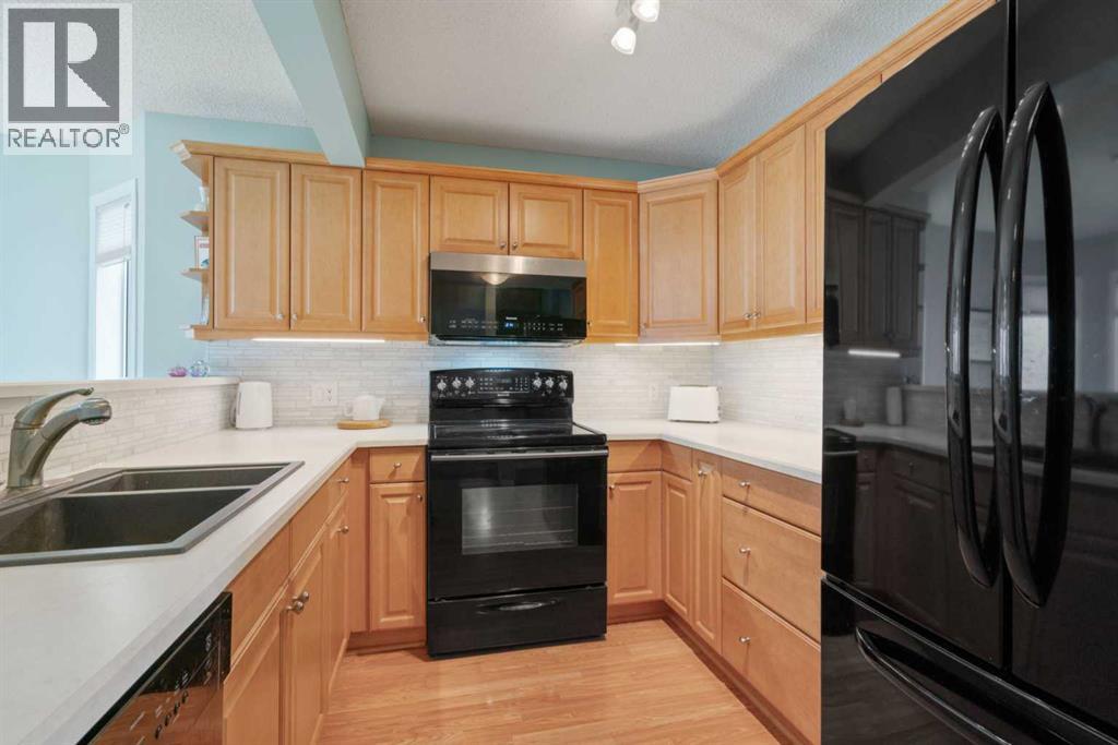 Single Family House for Sale in  Scenic Gardens NW Scenic Acres Calgary 