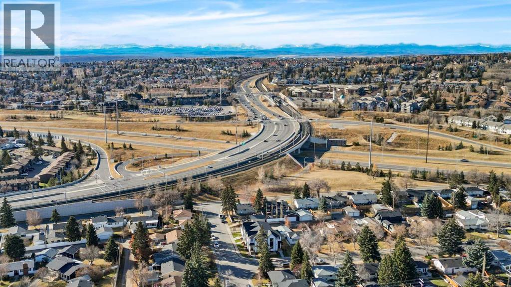 Single Family House for Sale in  West Glen Crescent SW Westgate Calgary 