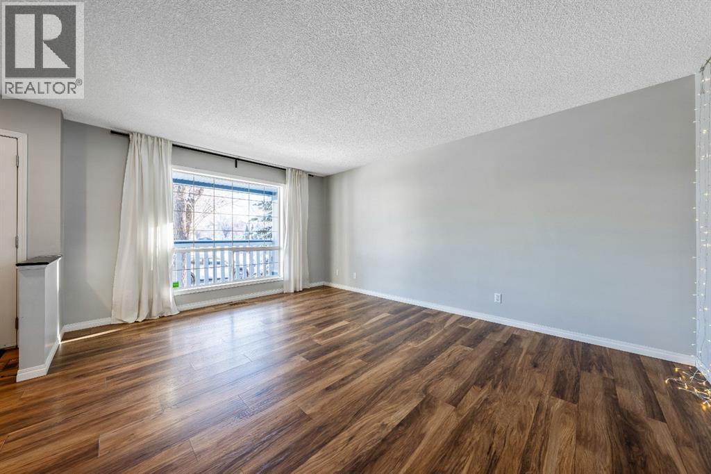 Single Family House for Sale in  Mt Apex Green SE McKenzie Lake Calgary 