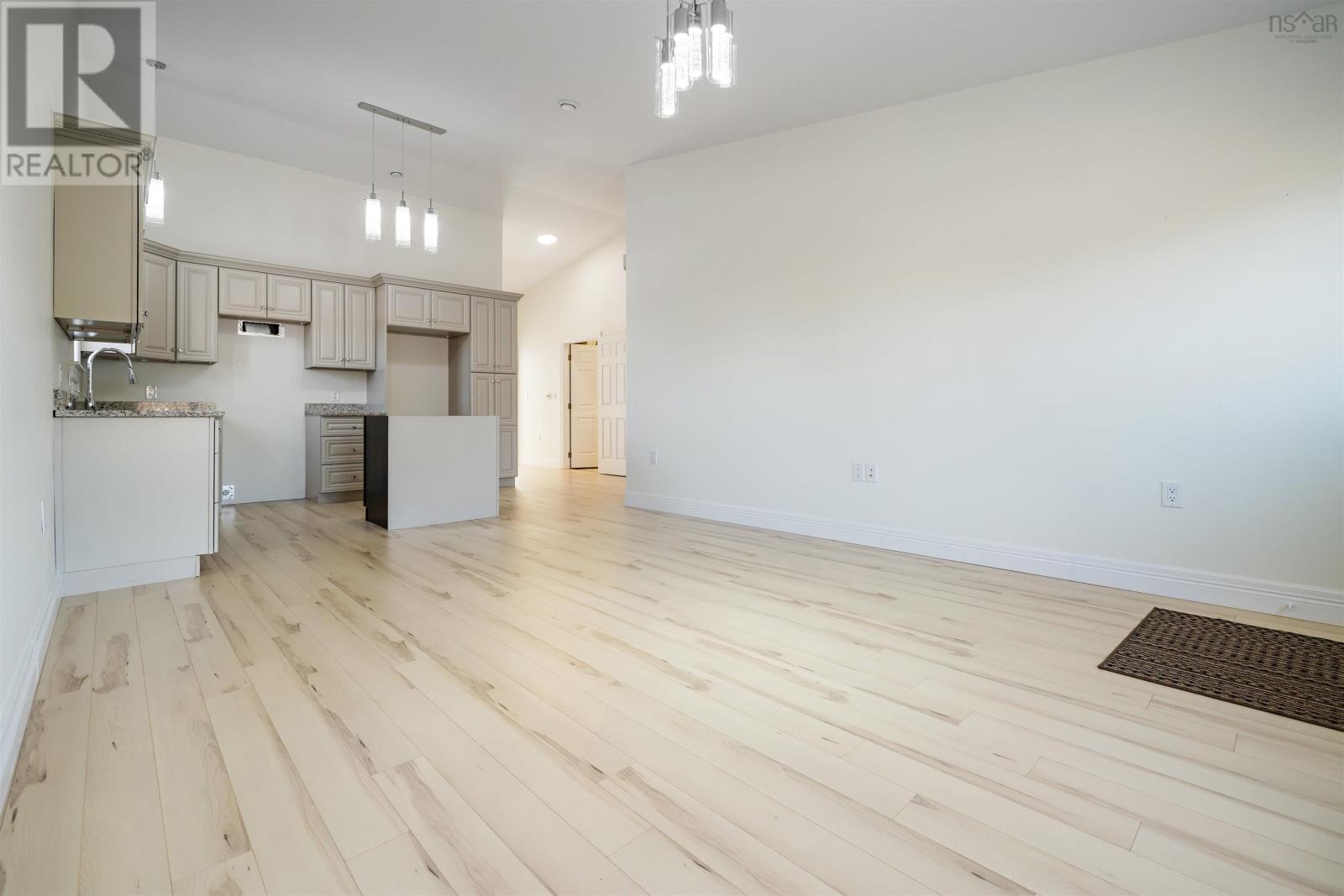 Property 2 of 20 of 24 SUMMER HILL Place