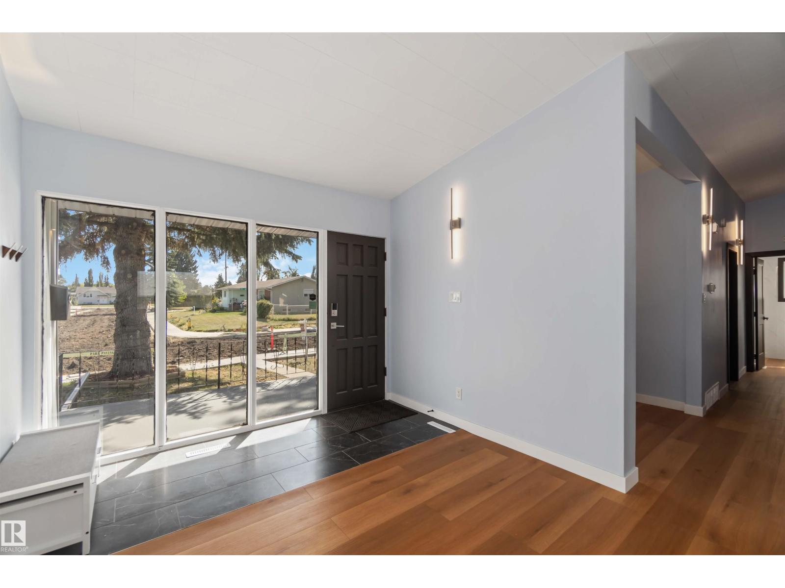 6808 95 AV NW, Edmonton