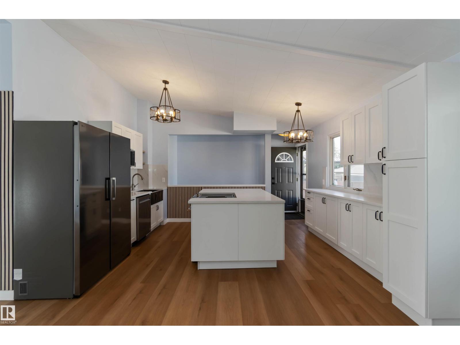 6808 95 AV NW, Edmonton