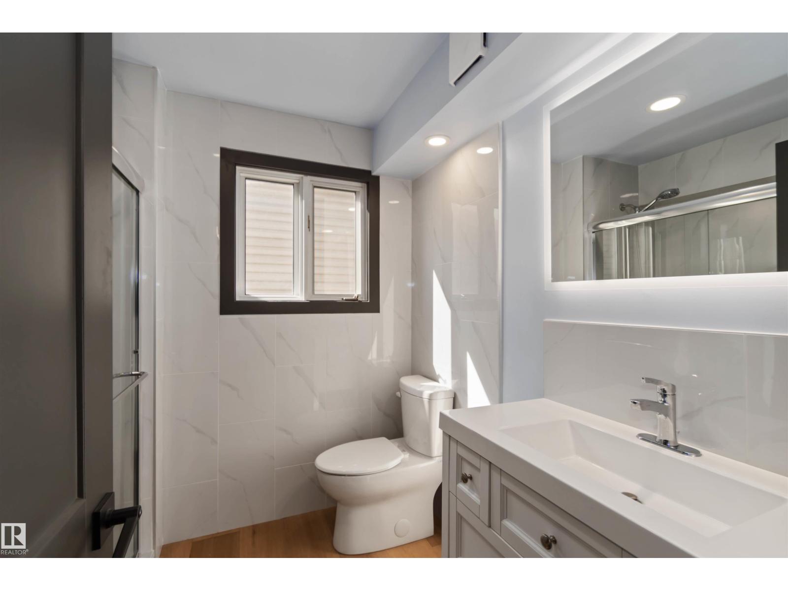 6808 95 AV NW, Edmonton