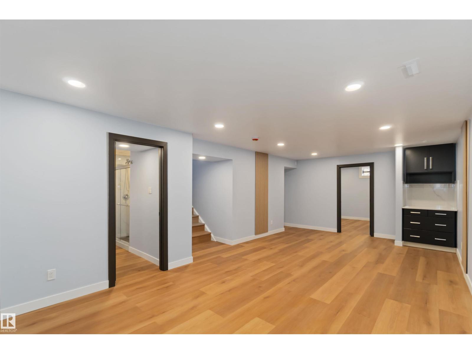 6808 95 AV NW, Edmonton