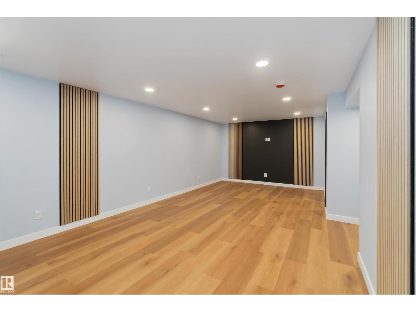 6808 95 AV NW, Edmonton