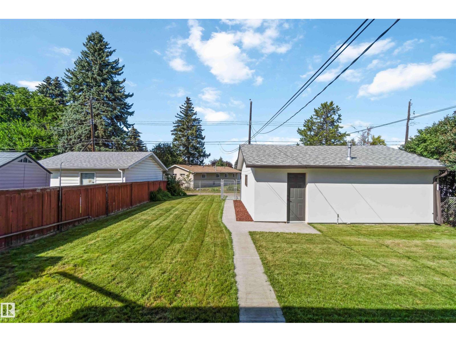 6808 95 AV NW, Edmonton