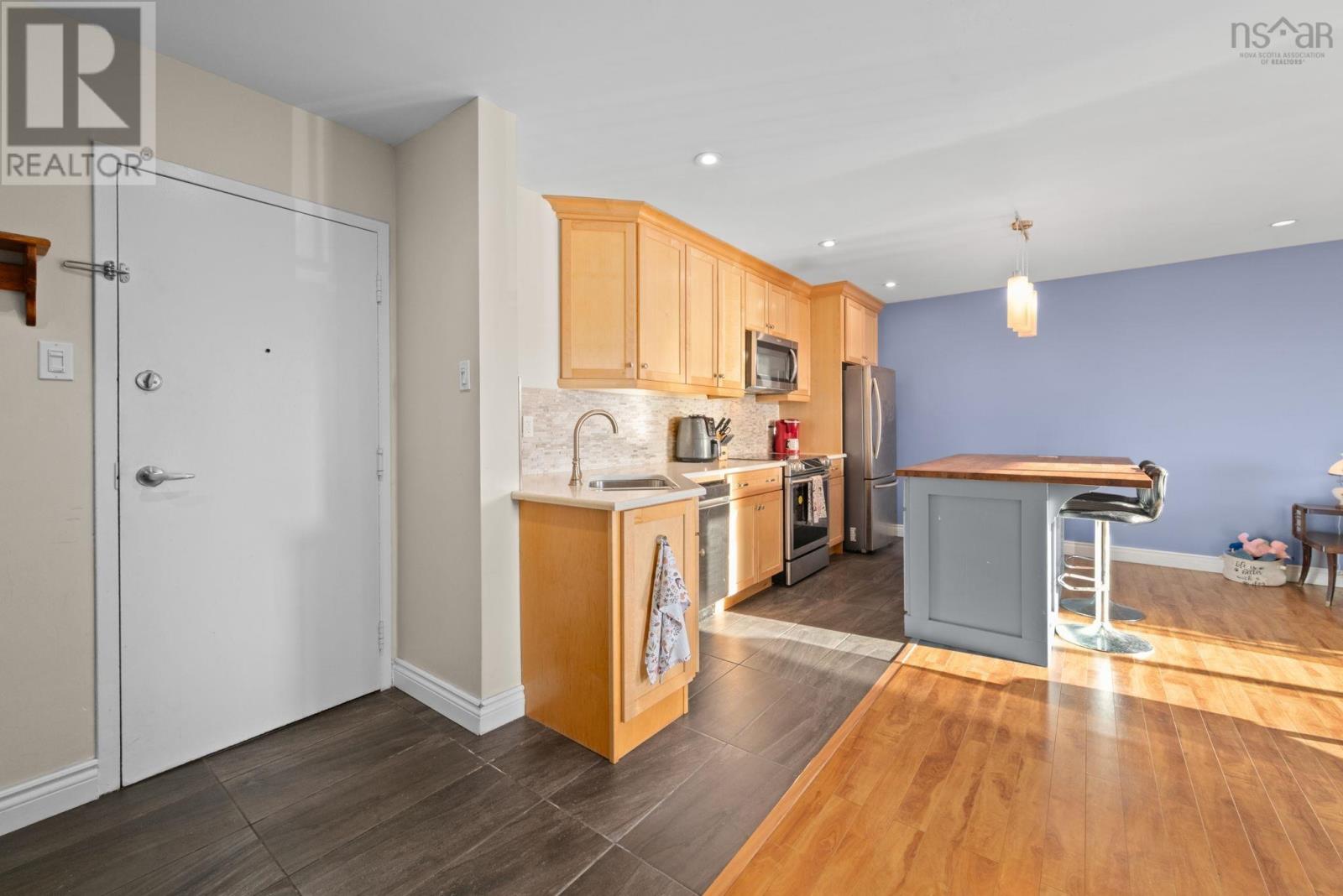 Property 3 of 30 of 310-7 Jamieson Street