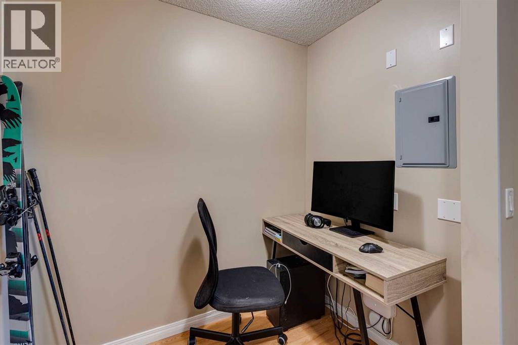 Single Family House for Sale in   Richard Place SW Lincoln Park Calgary 